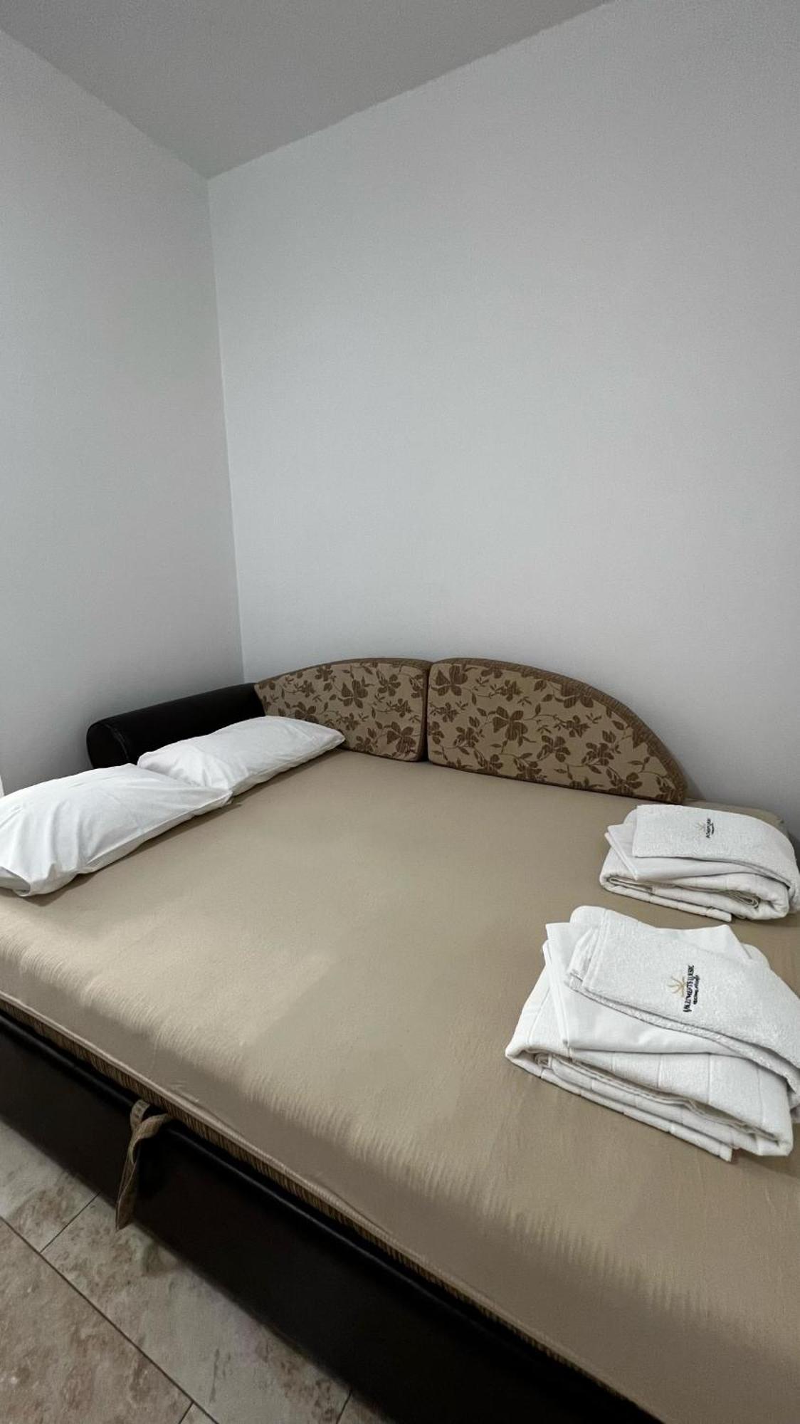 Apartmani Luksic Sutomore Exterior photo